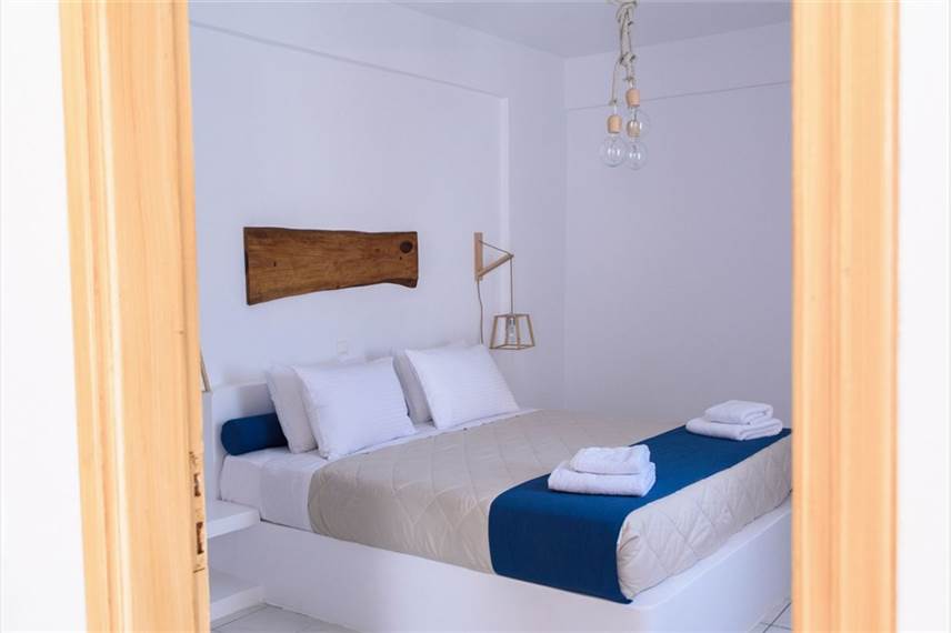  Santorini Crystal Blue Suites