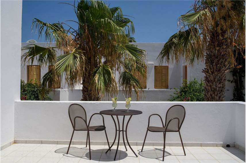  Santorini Crystal Blue Suites