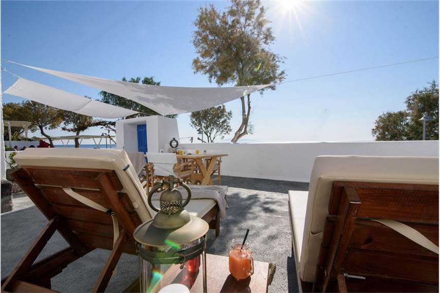  Santorini Crystal Blue Suites