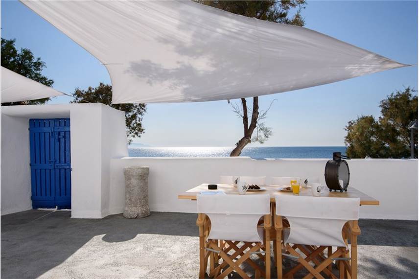 Santorini Crystal Blue Suites