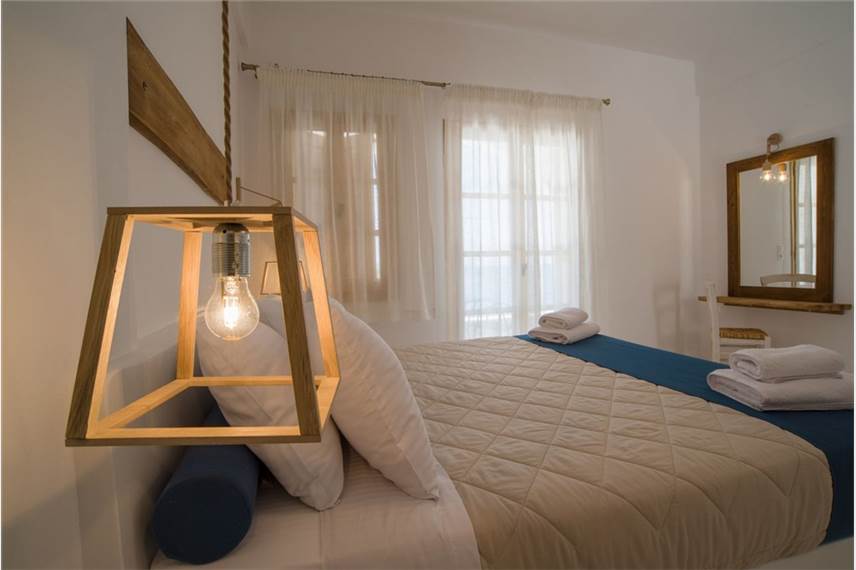  Santorini Crystal Blue Suites