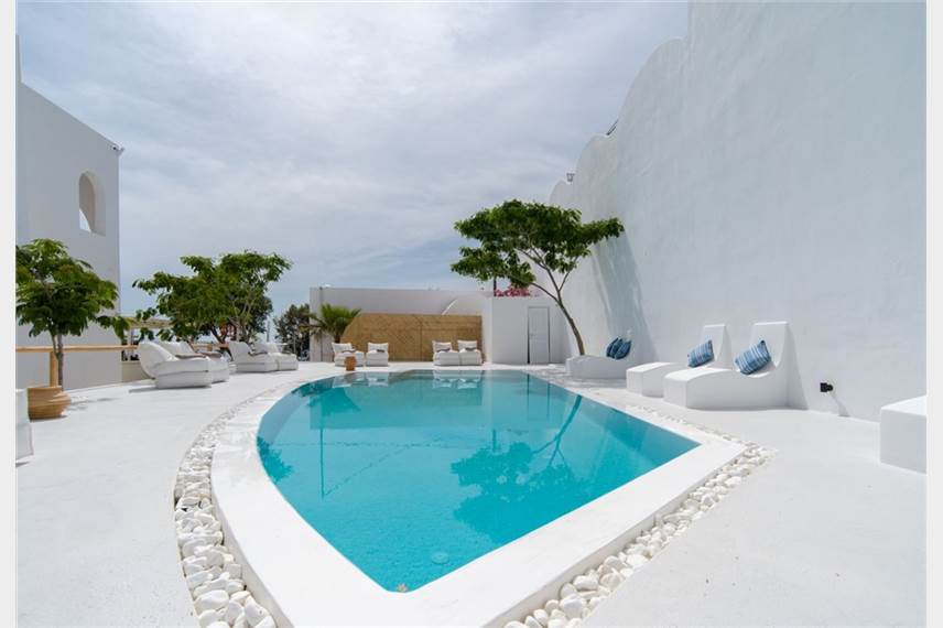  Santorini Crystal Blue Suites
