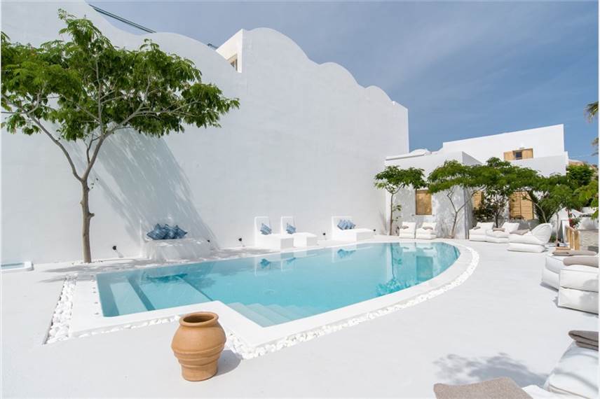 Santorini Crystal Blue Suites