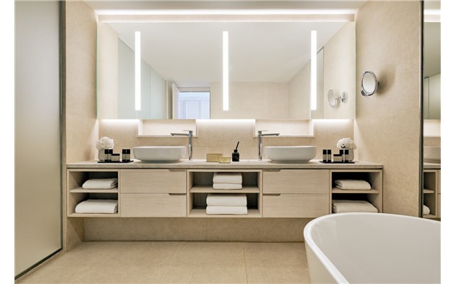 Junior Suite Bathroom Ikos Andalusia