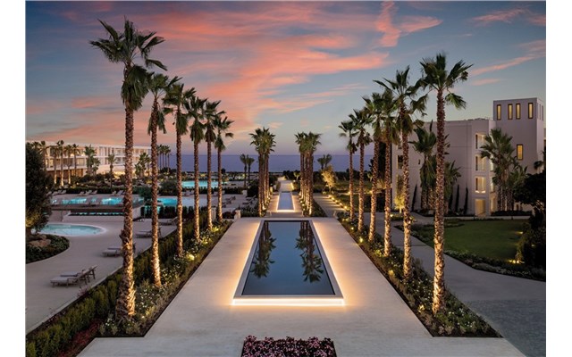 Palm Lake Boulevard Close Up Sunset Ikos Andalusia