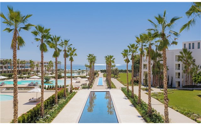 Palm Lake Boulevard Close Up Day Ikos Andalusia