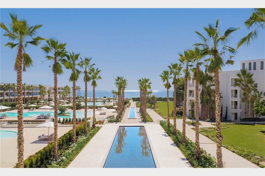 Palm Lake Boulevard Close Up Day Ikos Andalusia