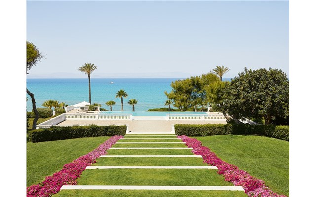 Mandola Rosa a Grecotel Resort to Live at Riviera Olympia 