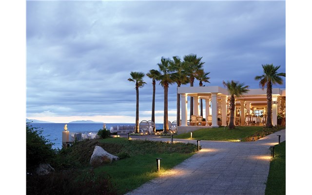 Mandola Rosa a Grecotel Resort to Live at Riviera Olympia 
