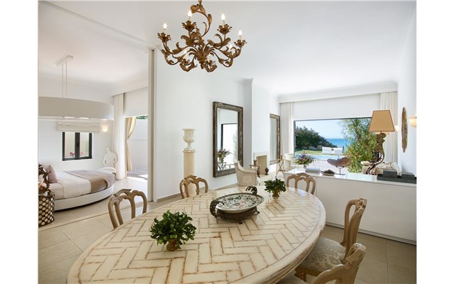 Mandola Rosa a Grecotel Resort to Live at Riviera Olympia 