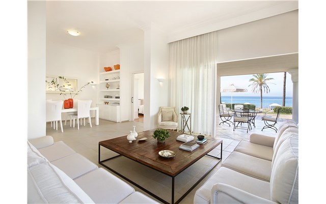Mandola Rosa a Grecotel Resort to Live at Riviera Olympia 