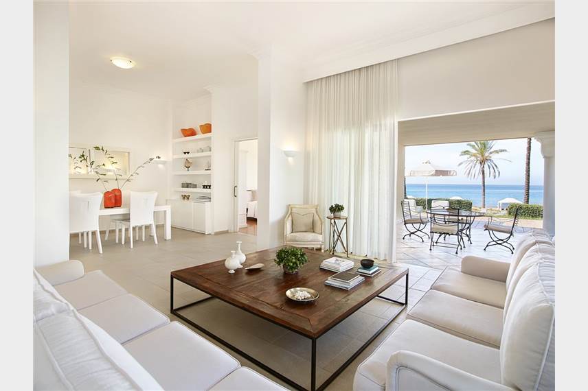  Mandola Rosa a Grecotel Resort to Live at Riviera Olympia