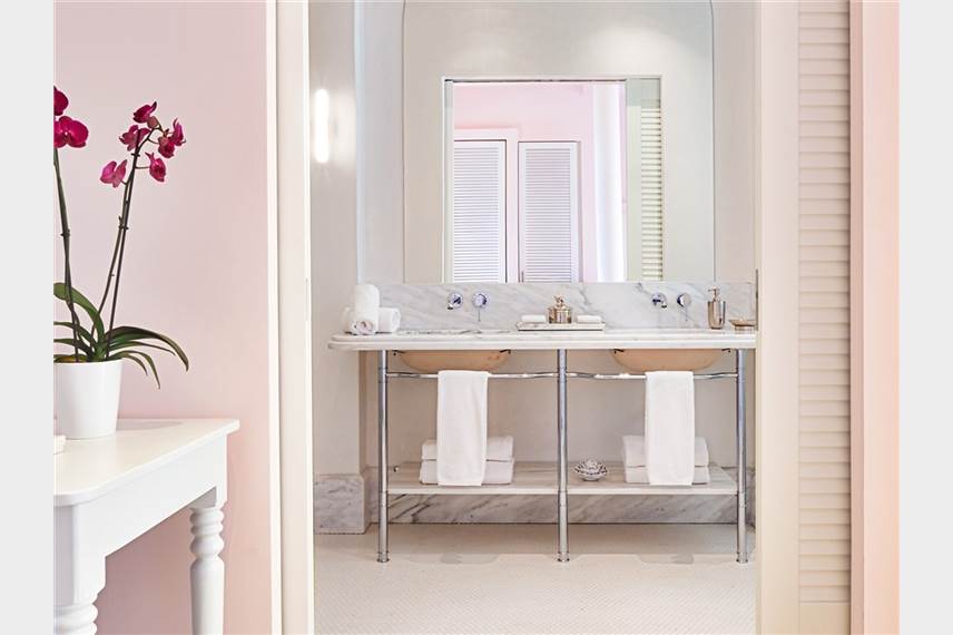  Mandola Rosa a Grecotel Resort to Live at Riviera Olympia