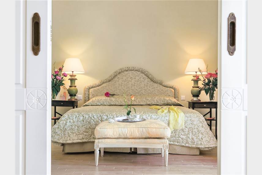  Mandola Rosa a Grecotel Resort to Live at Riviera Olympia