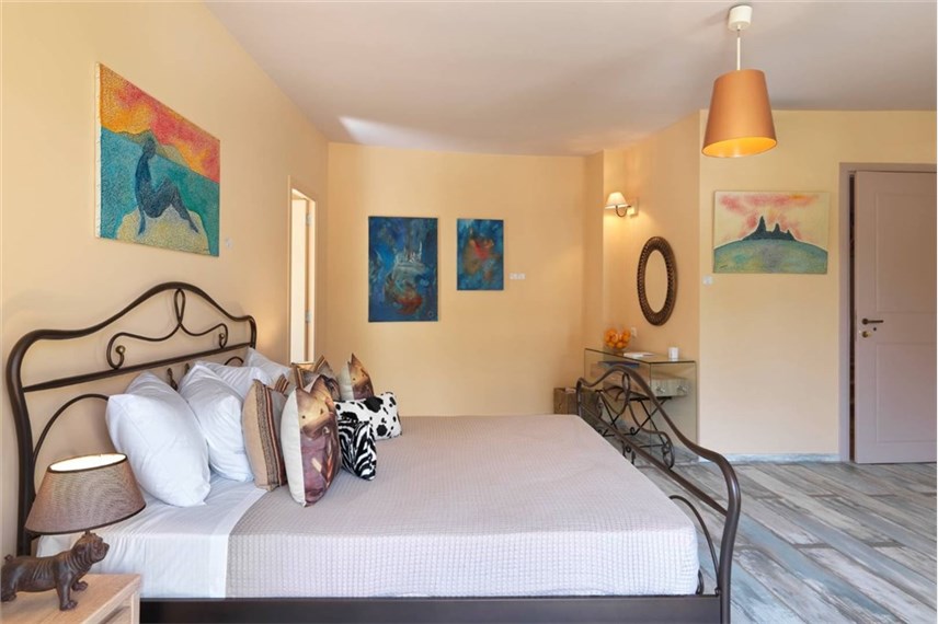  Fileas Art Hotel