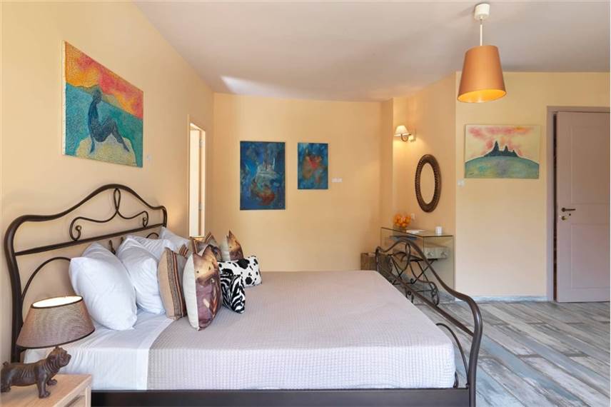  Fileas Art Hotel