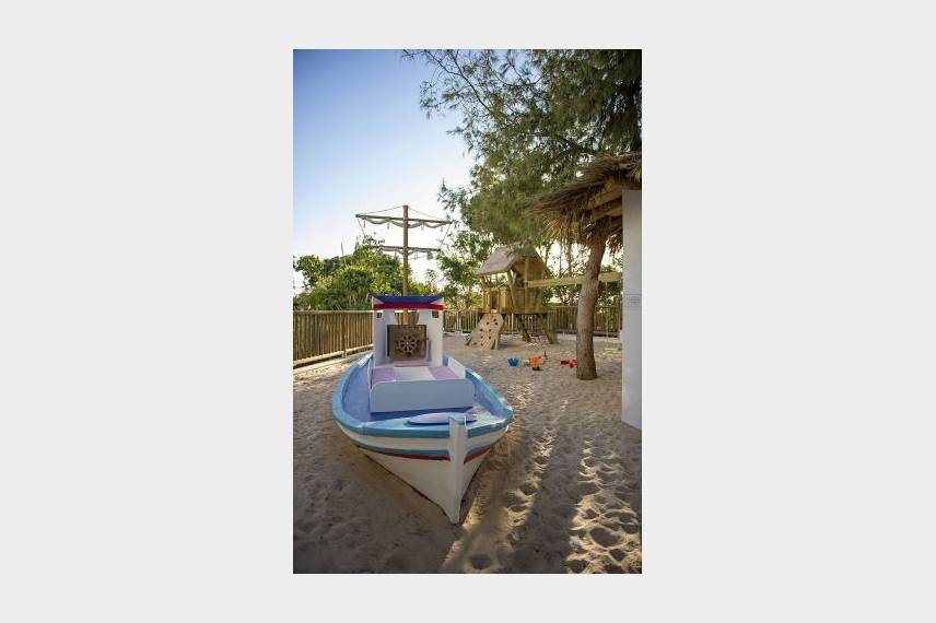  Grecian Sands