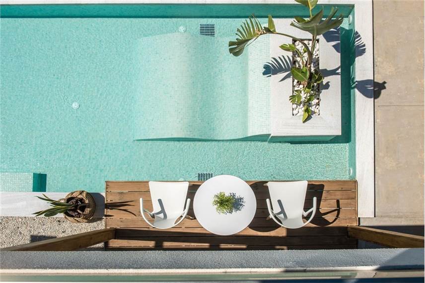  Paralos Lifestyle Beach