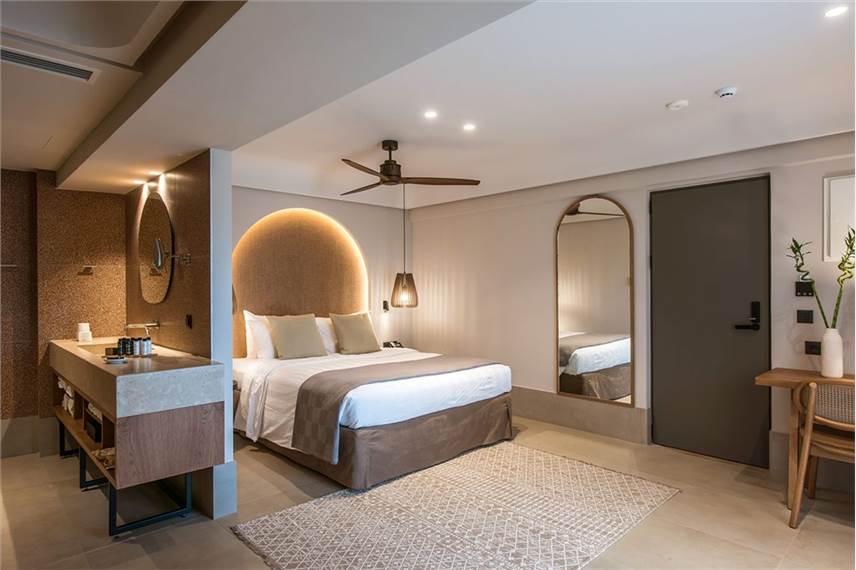  Paralos Venus Suites