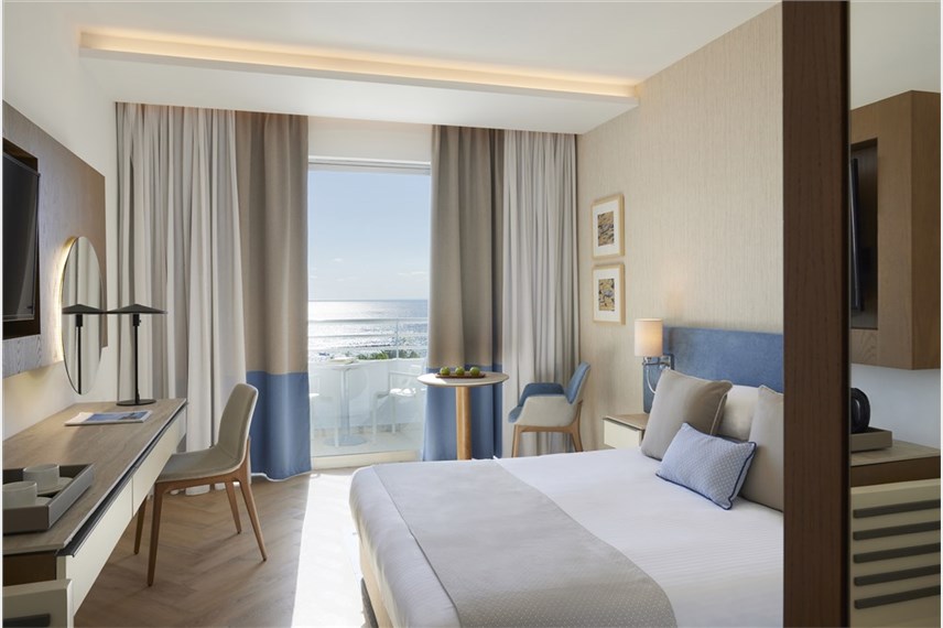mediterranean beach hotel 5 * Mediterranean Beach