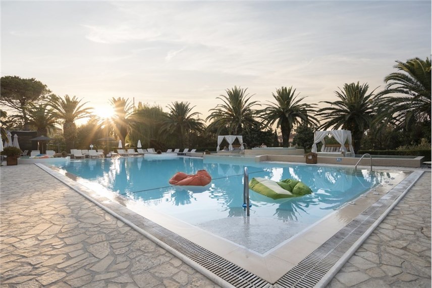  Art Hotel Debono