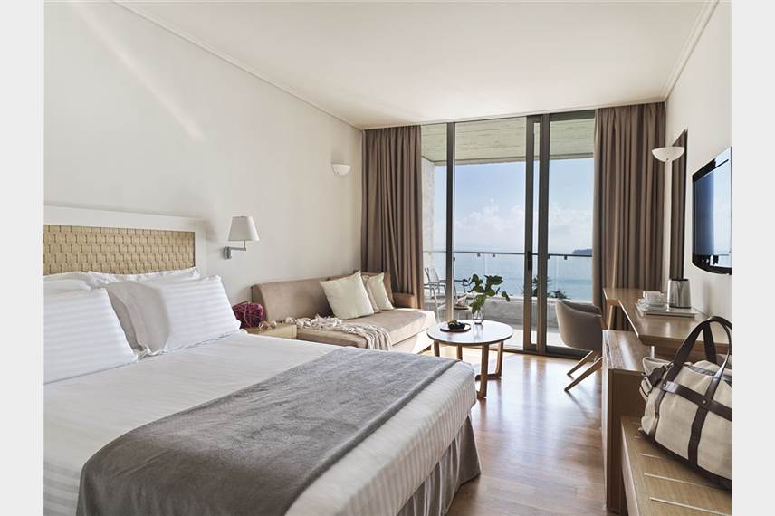  Kontokali Bay Resort and Spa