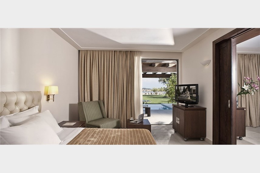  Kontokali Bay Resort and Spa
