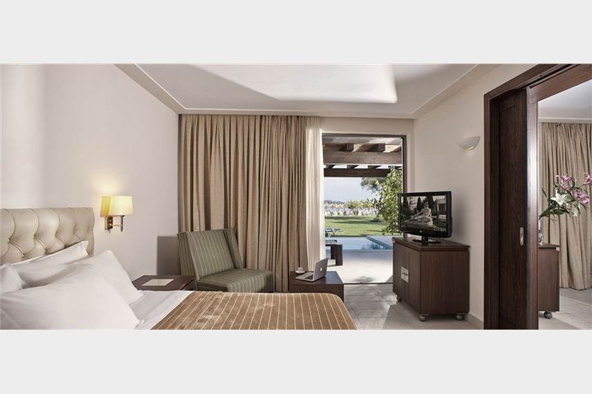  Kontokali Bay Resort and Spa