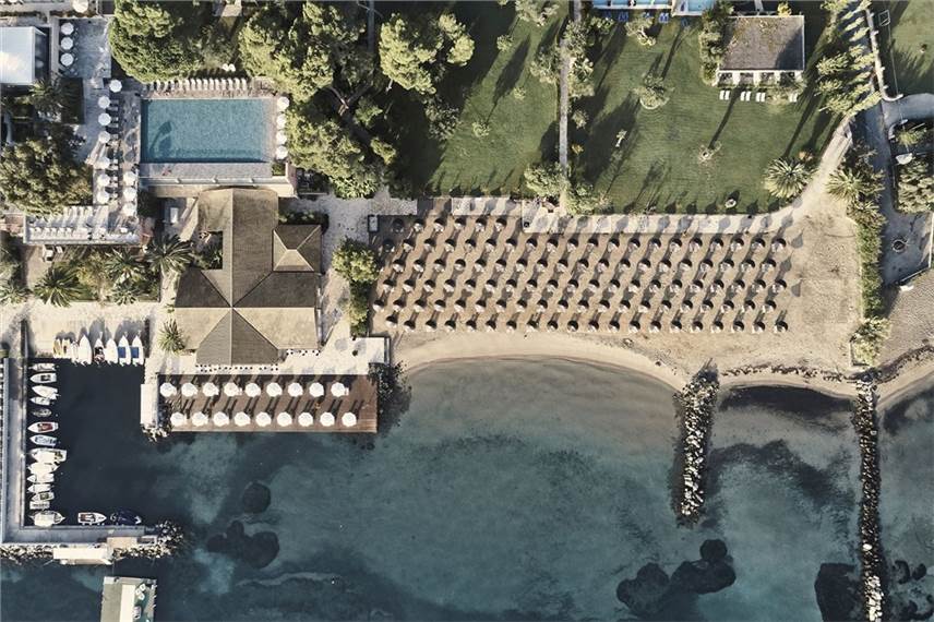  Kontokali Bay Resort and Spa