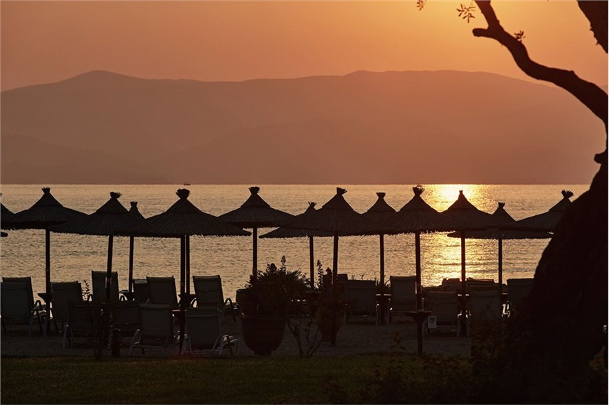  Kontokali Bay Resort and Spa