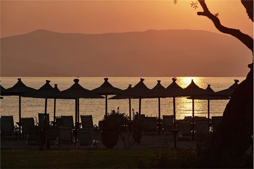  Kontokali Bay Resort and Spa
