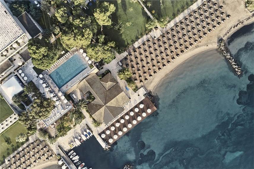  Kontokali Bay Resort and Spa