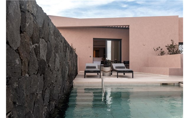 Domes Novos Santorini, Autograph Collection 