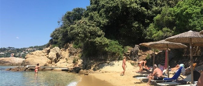 Pláž Vromolimnos Skiathos
