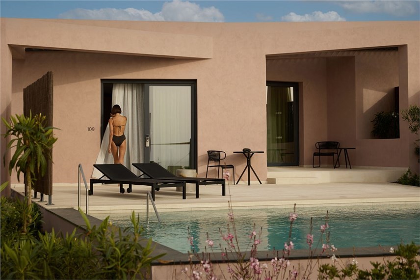 Doveloná, Hotel Domes Novos Santorini, Autograph Collection - Domes Novos Santorini, Autograph Collection