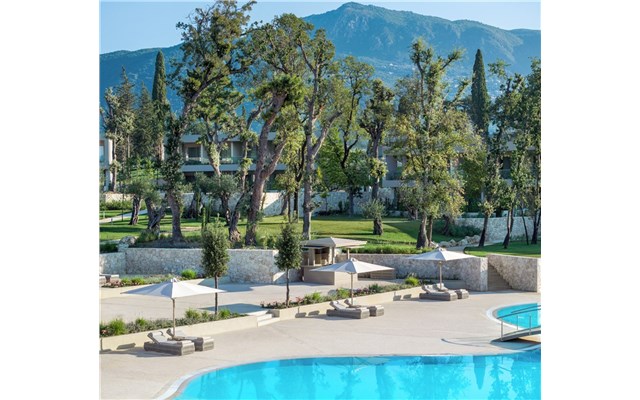 Deluxe Pool Ikos Odisia