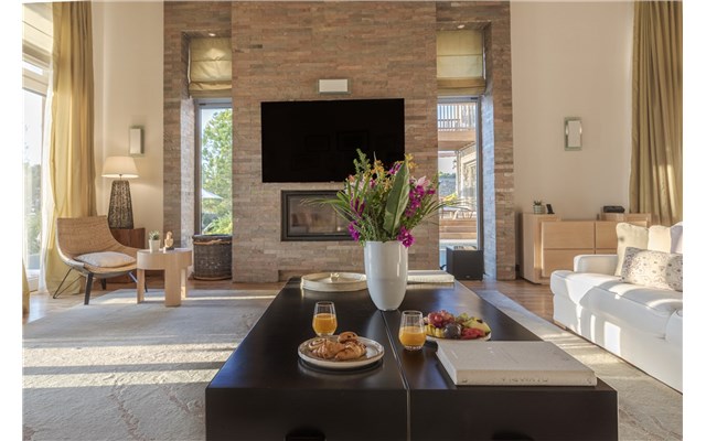 The Romanos, a Luxury Collection Resort 