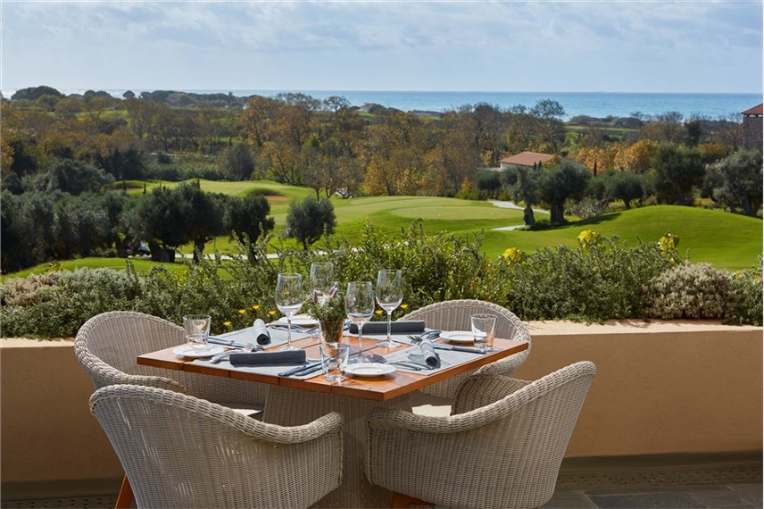  The Romanos, a Luxury Collection Resort