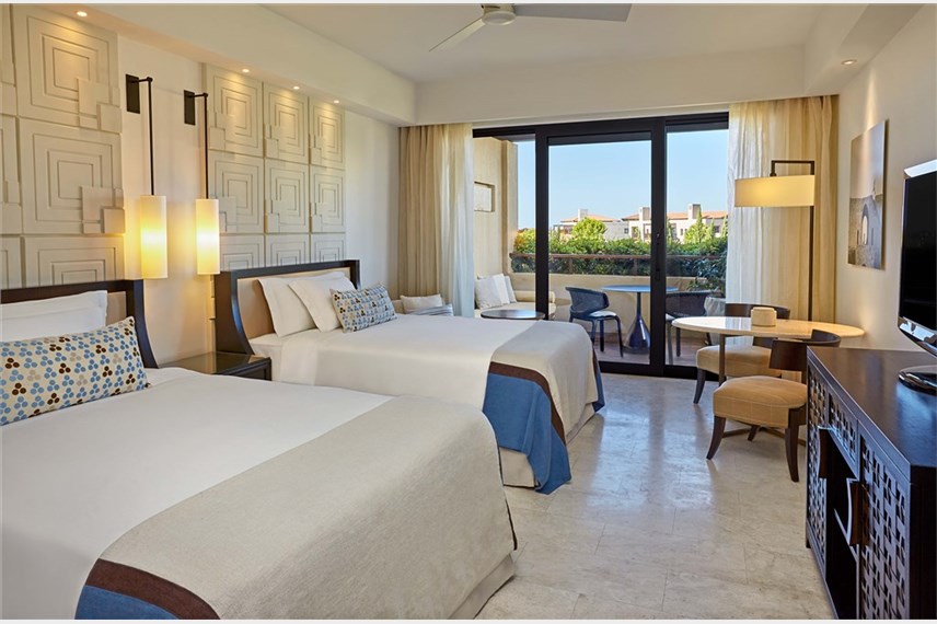  The Romanos, a Luxury Collection Resort