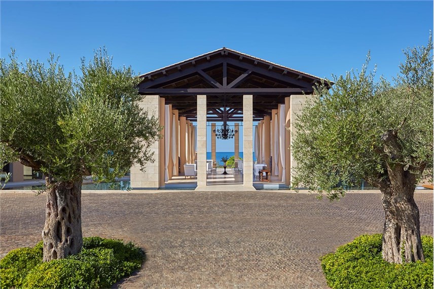  The Romanos, a Luxury Collection Resort
