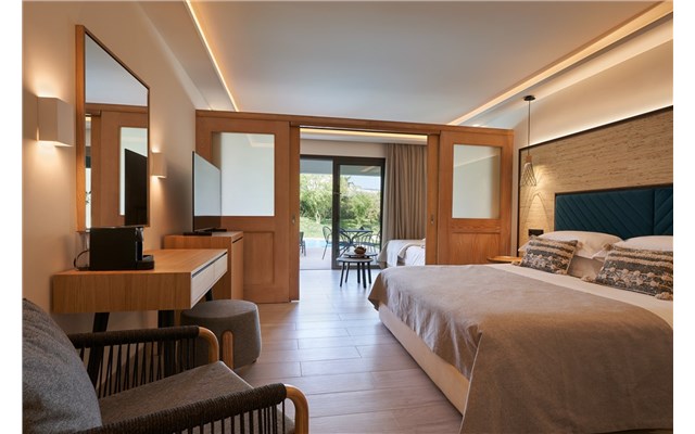 Family life atlantica aegean blue resort - Premium Family Room Swim Up Inland View - Atlantica Aegean Blue