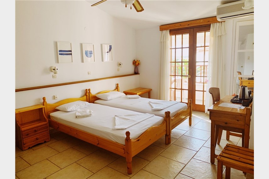  Potokaki Beachfront Hotel
