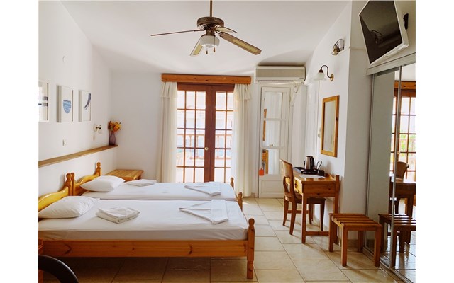  Potokaki Beachfront Hotel