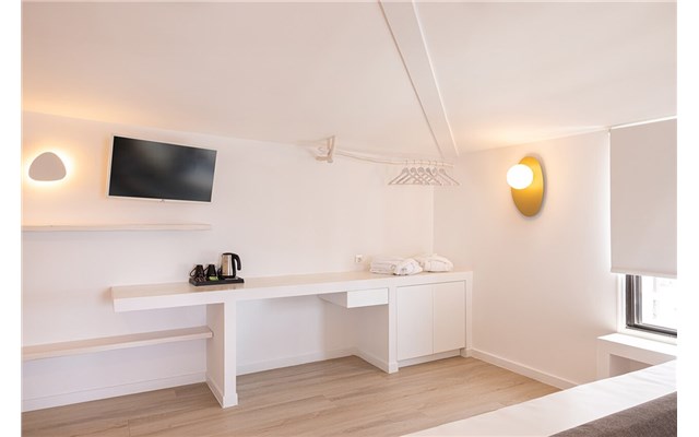  Potokaki Beachfront Hotel