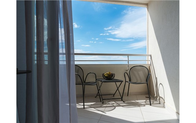  Domes Noruz Kassandra