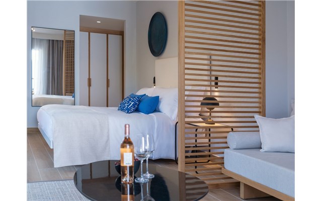  Domes Noruz Kassandra