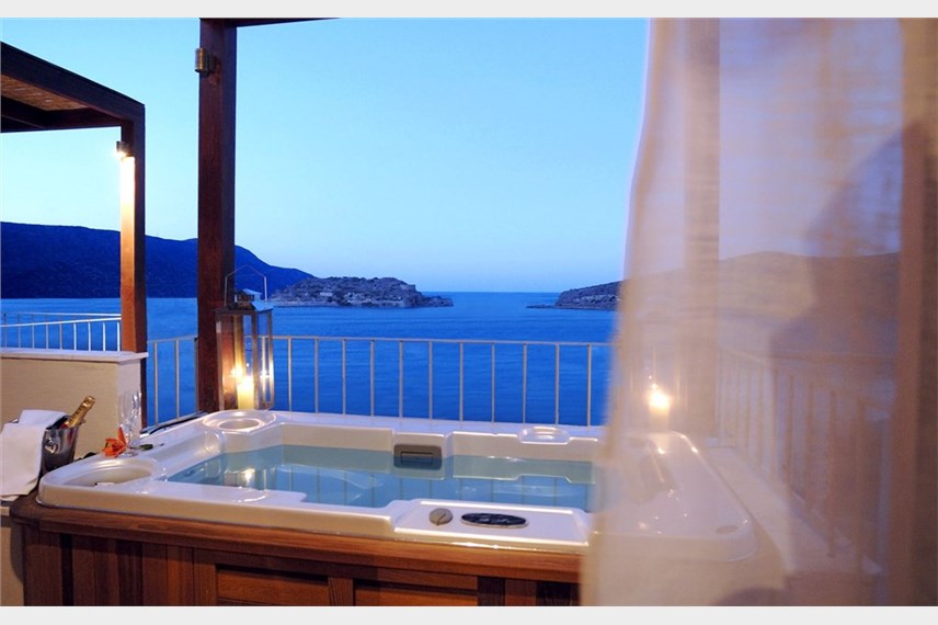  Domes of Elounda, Autograph Collection
