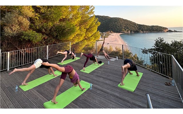  Elix, Mar-Bella Collection