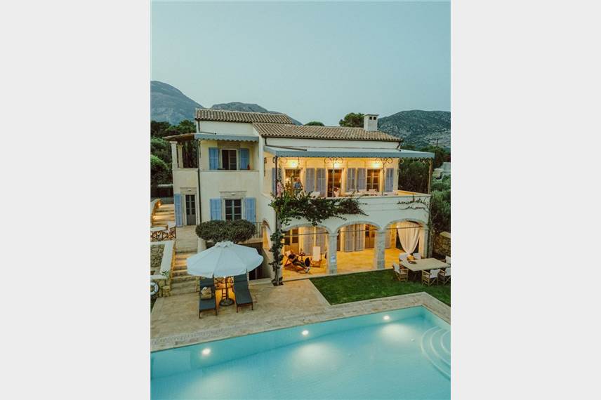  Villa Comi