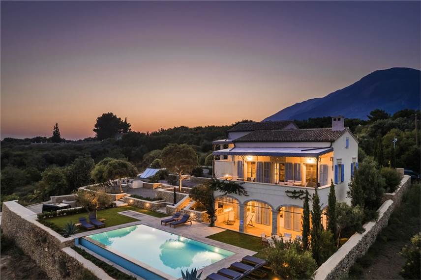  Villa Comi